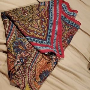 Adrienne Vittadini 100% wool vintage scarf.